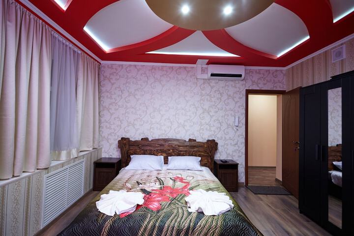 Room 21 of 27