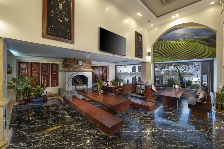 Hotel Interior 7 of 122
