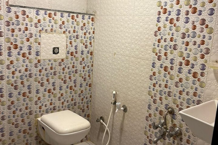 Room 15 of 18