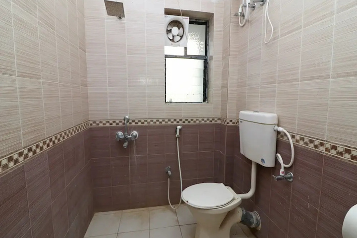 Room 8 of 16