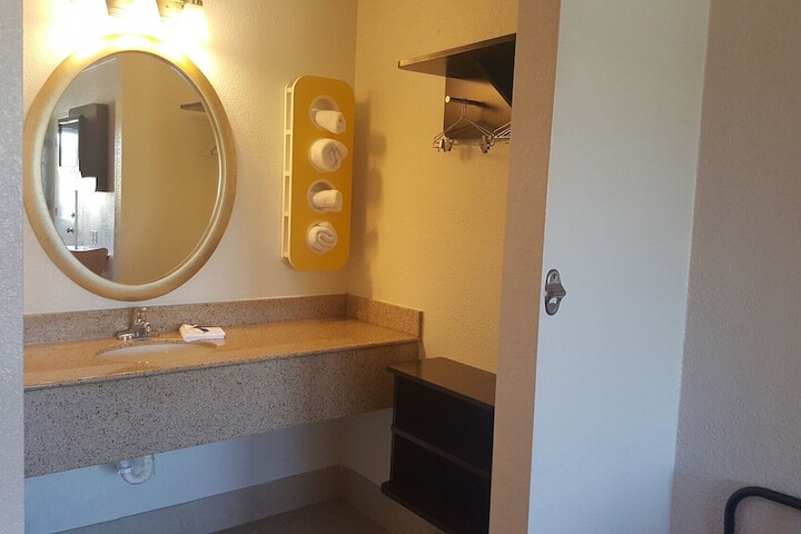 Room 50 of 60