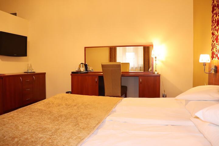 Room 4 of 45