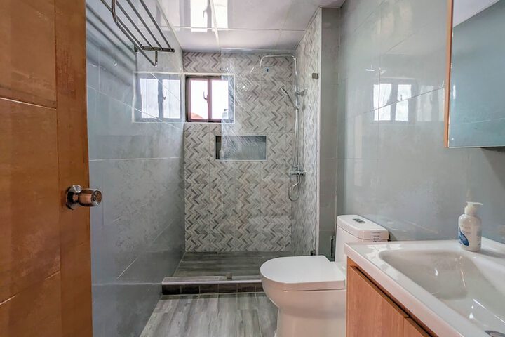 Room 9 of 13