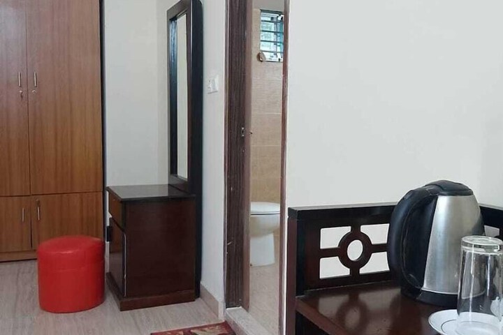 Room 5 of 44
