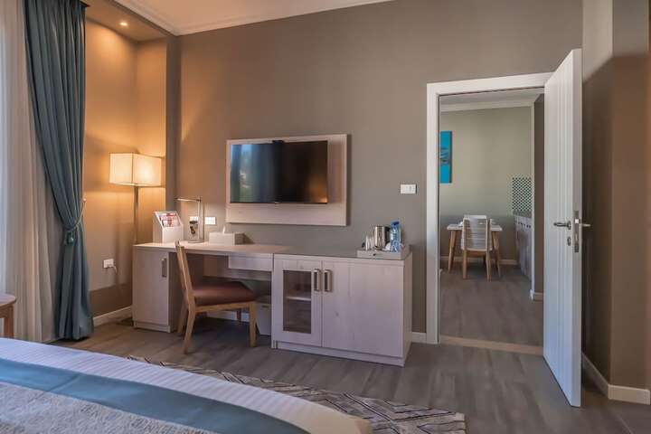 Room 21 of 76