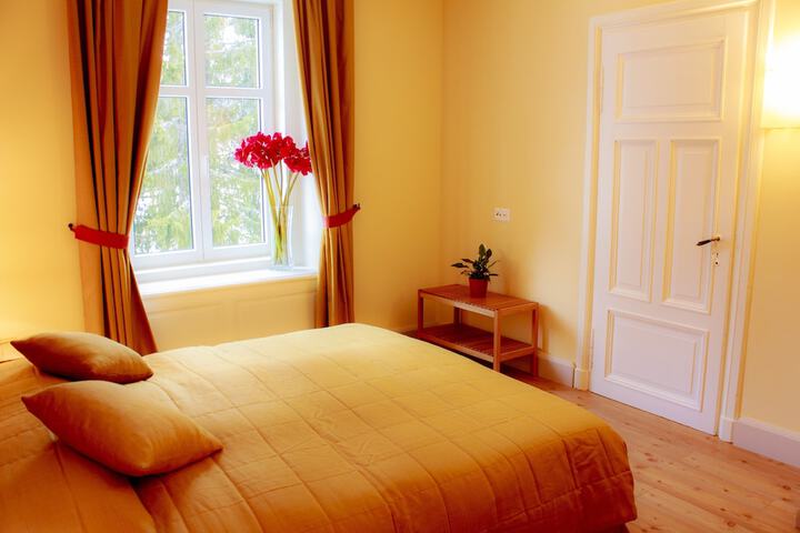 Room 21 of 177