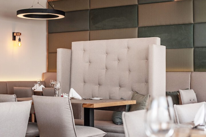 Dining 60 of 81