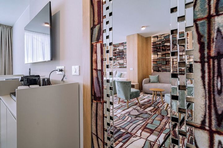 Room 41 of 76