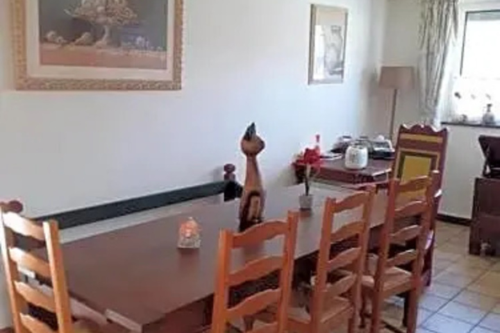 Dining 16 of 20