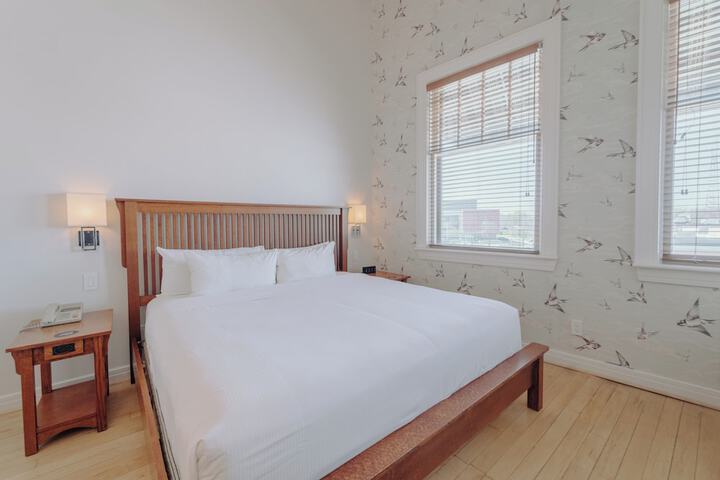 Room 12 of 46