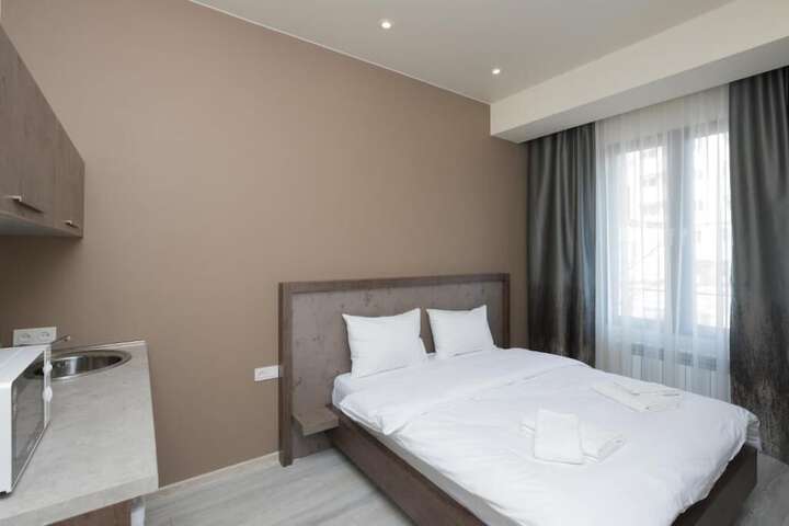 Room 4 of 33