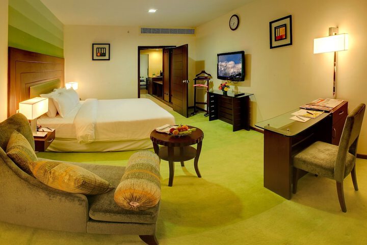 Room 6 of 24
