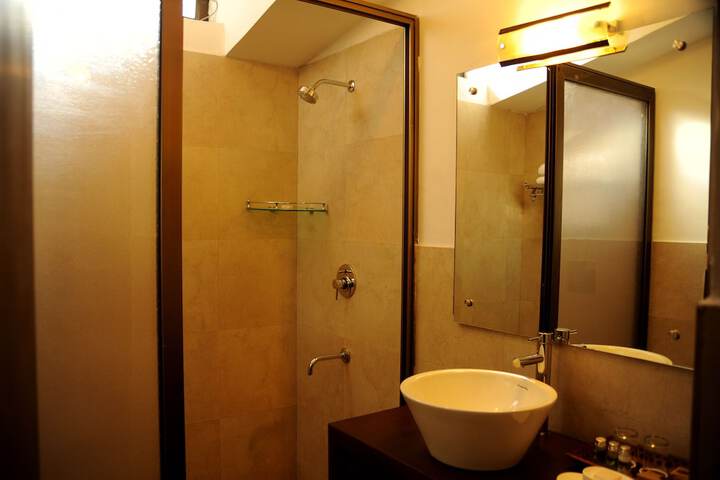 Room 14 of 43