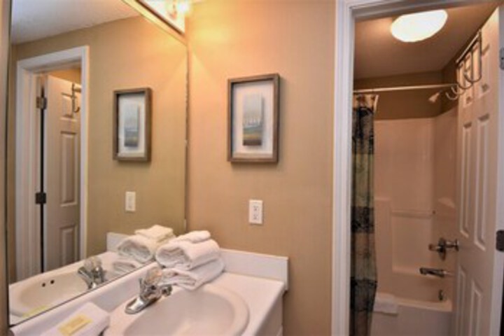 Room 25 of 200
