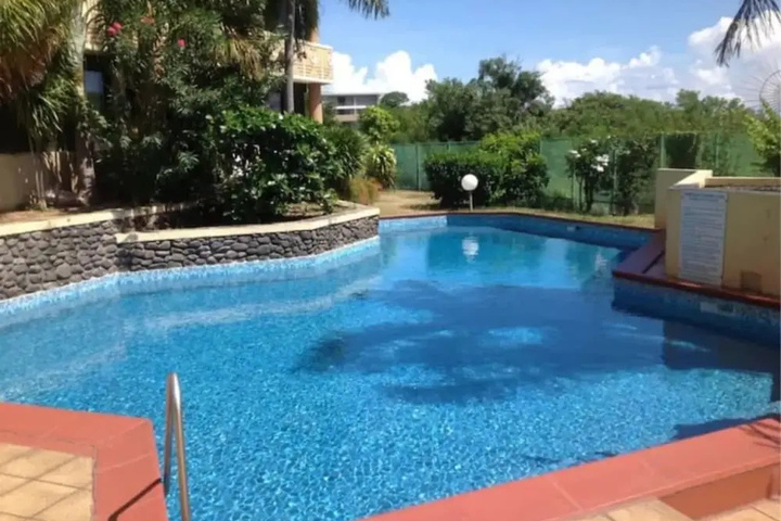 Pool 5 of 8