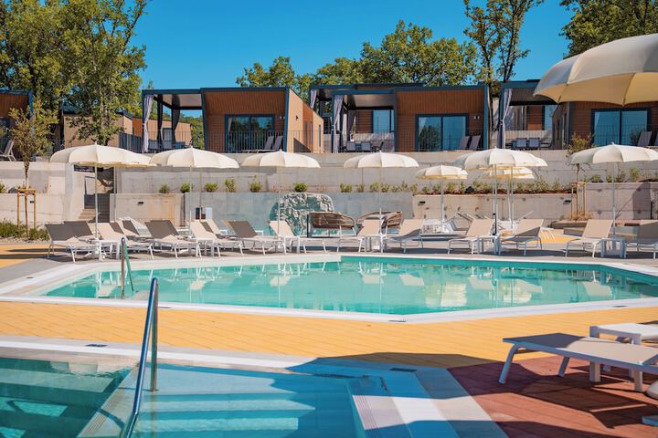 Pool 55 of 117