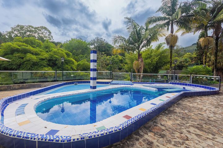 Pool 17 of 27