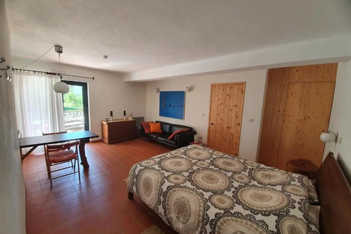 Room 2 of 13