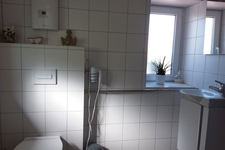 Room 3 of 35
