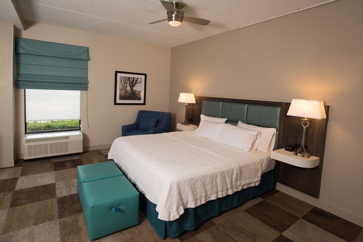 1 King Bed (8 of 22)