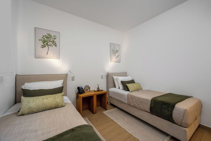 Room 25 of 62