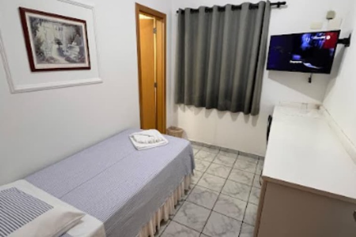Room 25 of 42