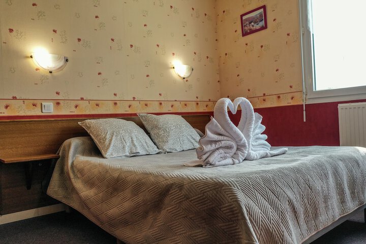 Room 7 of 48