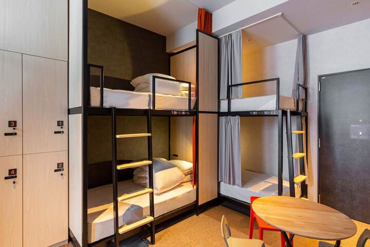 Room 14 of 51