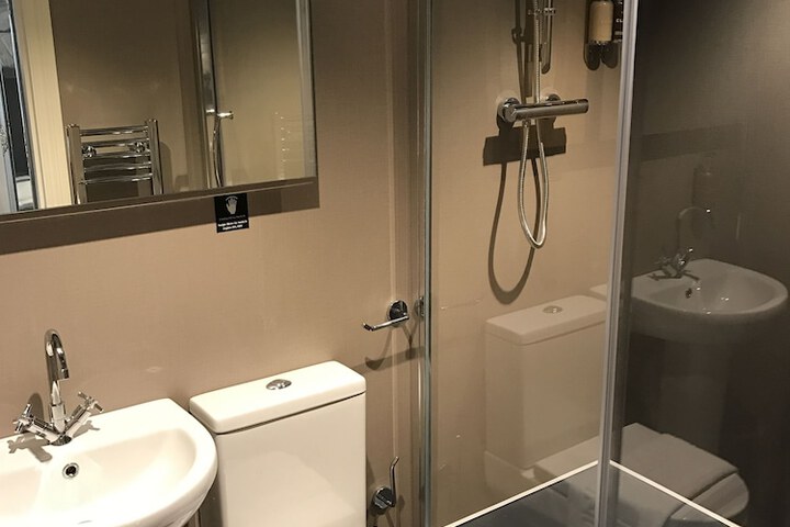 Room 19 of 47