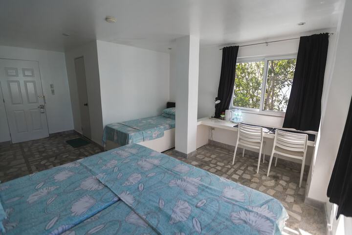 Room 3 of 8
