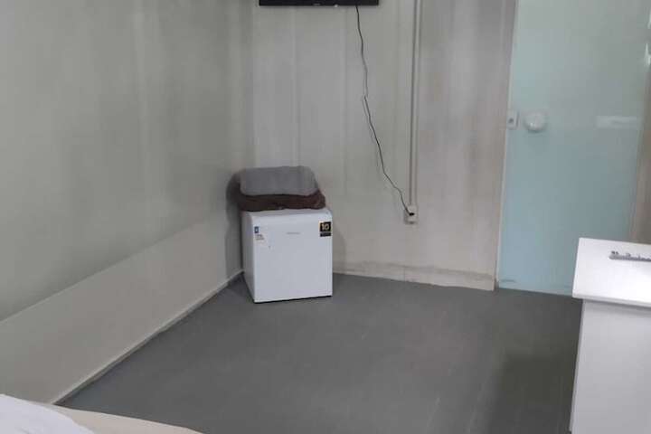 Room 3 of 34