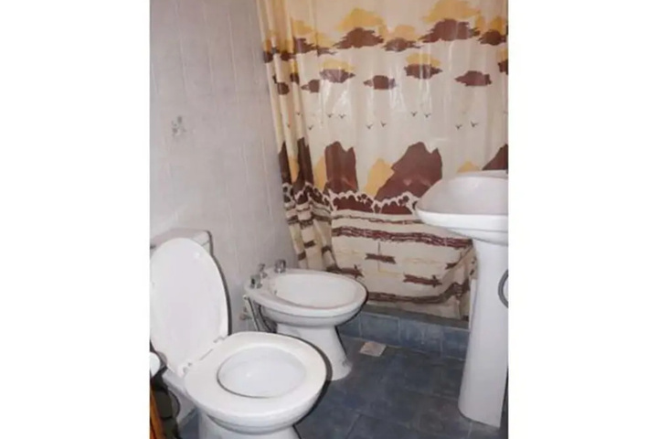 Room 7 of 16