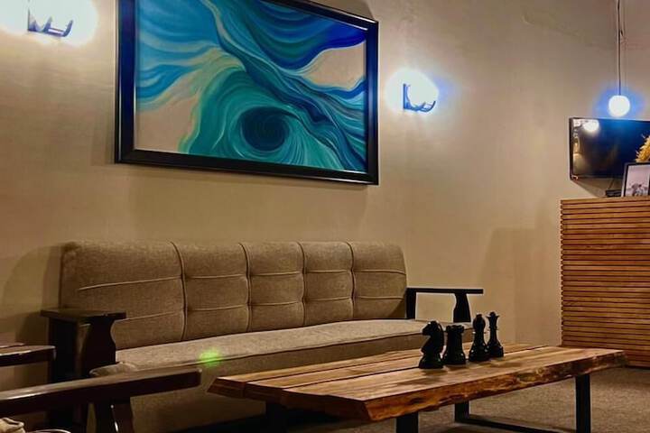 Room 13 of 26