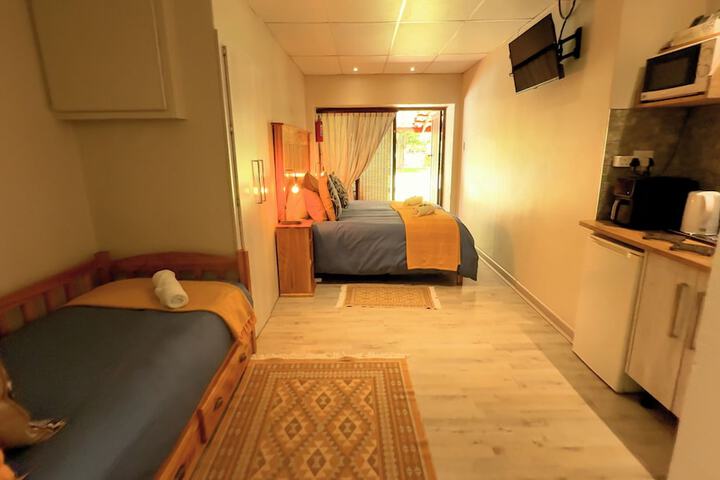 Room 33 of 188