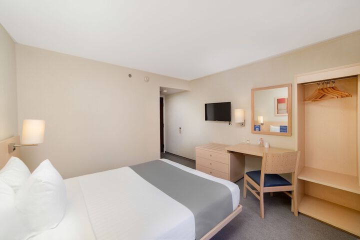 Room 14 of 47