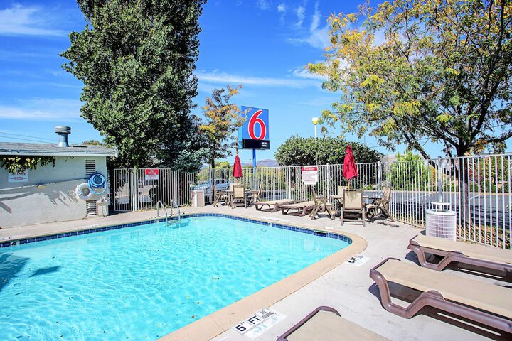 Pools & Facilities