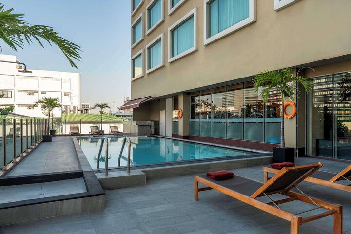 Hotel Pool