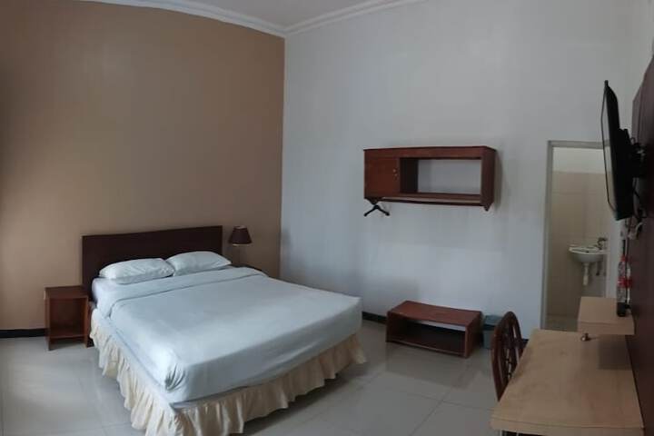 Room 4 of 20