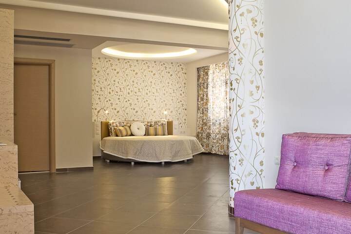 Room 15 of 81