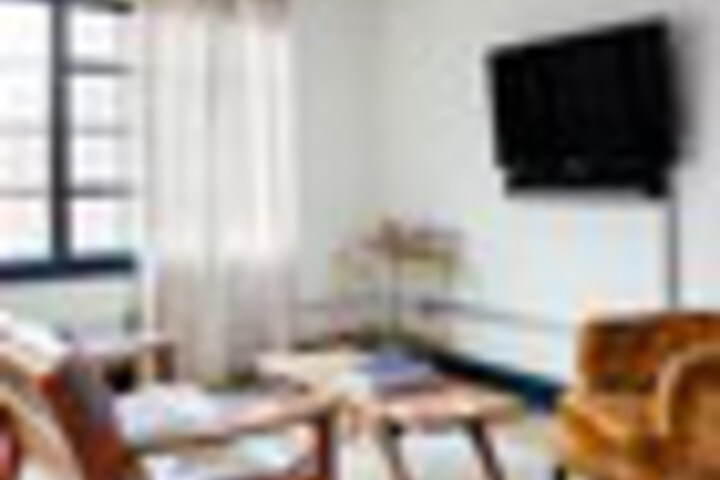 Room 68 of 138