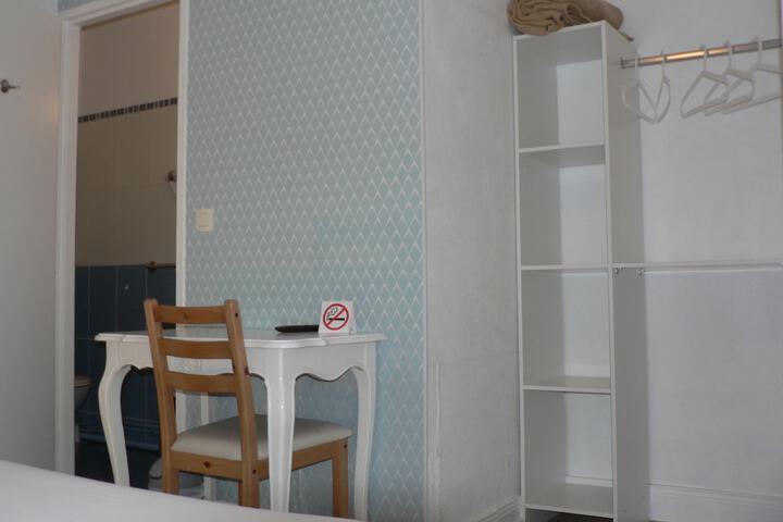 Room 11 of 31
