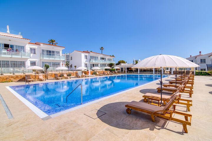 Hotel with Pool