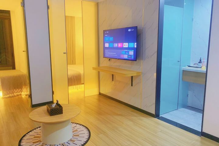 Room 15 of 86
