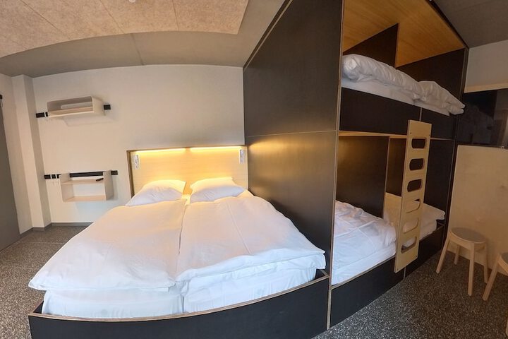 Room 47 of 93