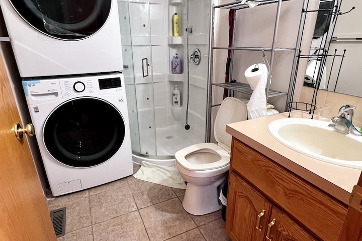 Room 6 of 11