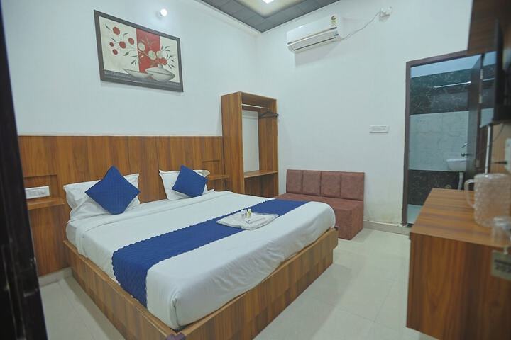 Room 14 of 27