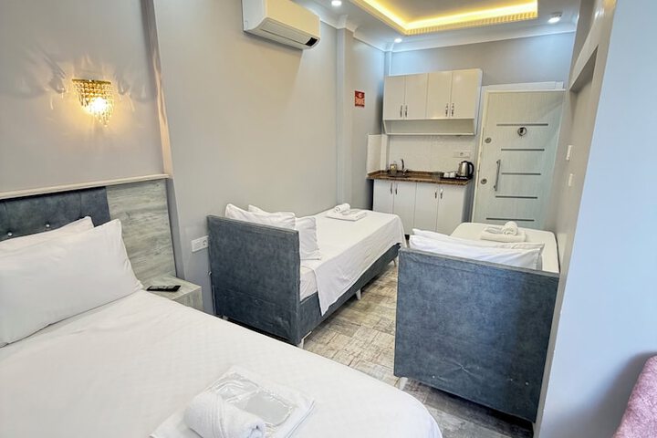 Room 19 of 105