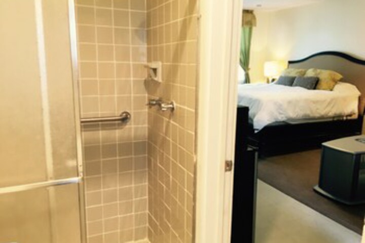 Room 211 of 246