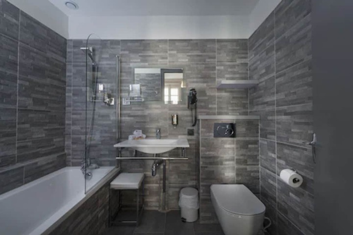 Clean Restrooms