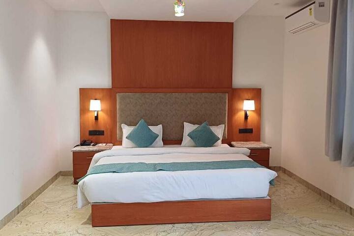 Room 19 of 42